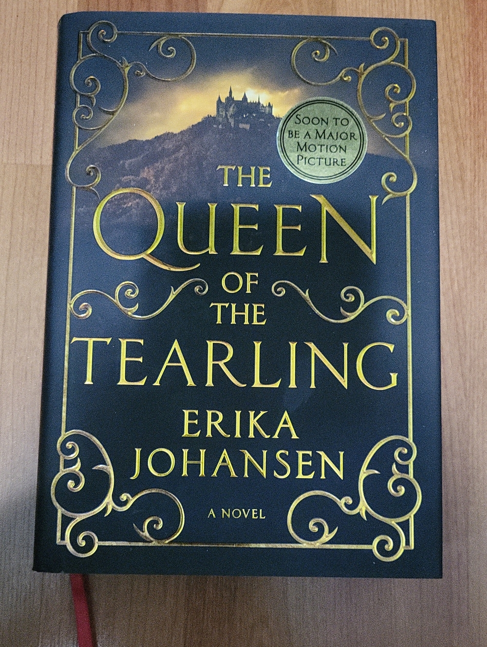 The Queen of the Tearling - Black and Gold Hardcover